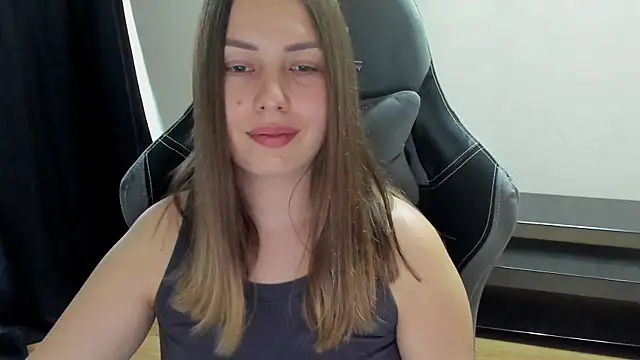 Mia_shy1 live