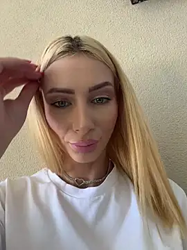 AngieShae live