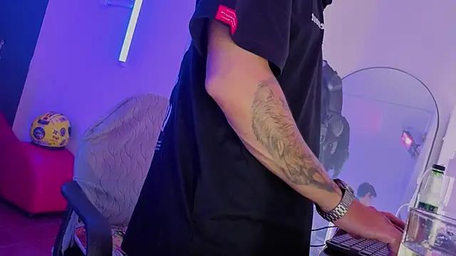 angel_still_ live