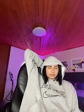 Hilary_pinkk live
