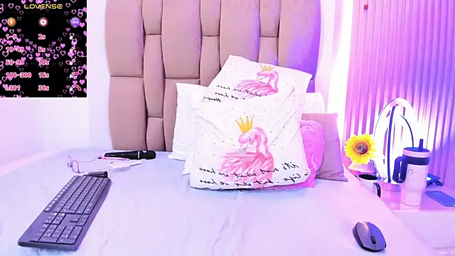 emily_rivas_ live