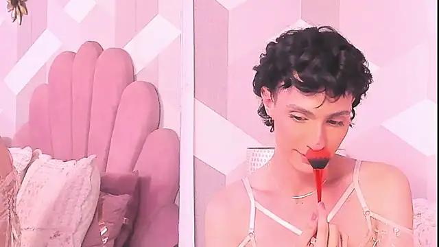 KylieMonnett live