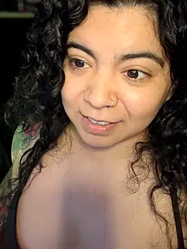 kimmiakiss22 live