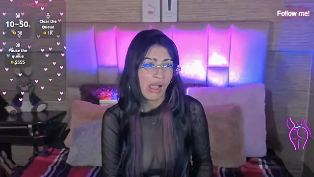 mia_devine_ live