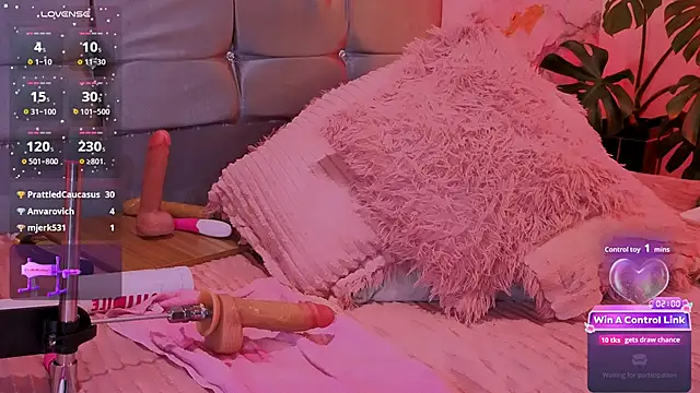 housegirl_bigcock live