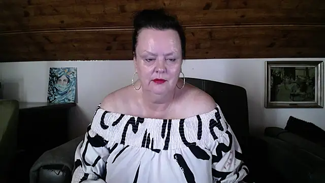 TiffanyMature live