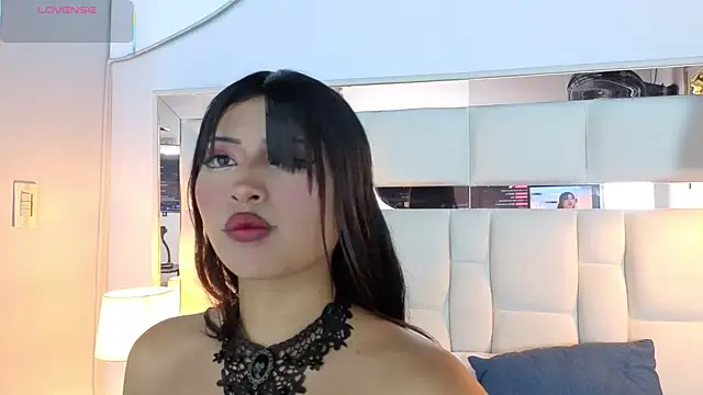 IssaJones_ live