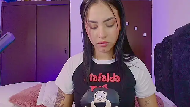 Maya_Bluee live