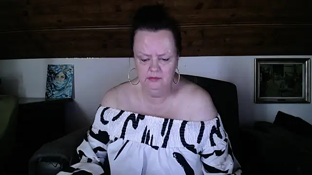 TiffanyMature live