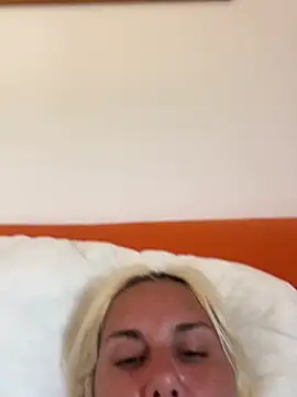 Sofia_beee live