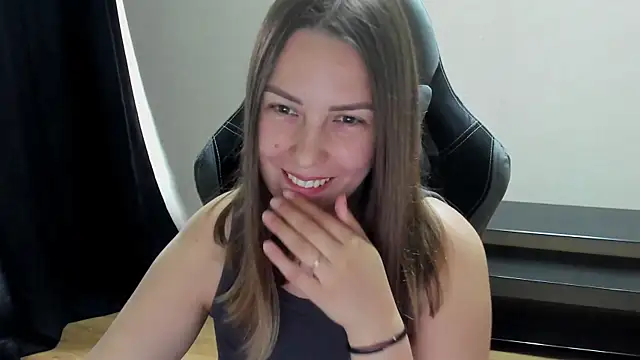 Mia_shy1 live