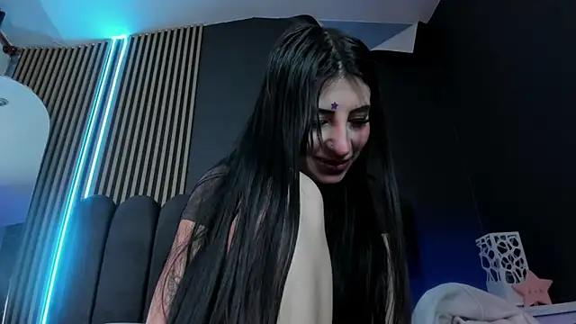 Nicolette_ks_ live