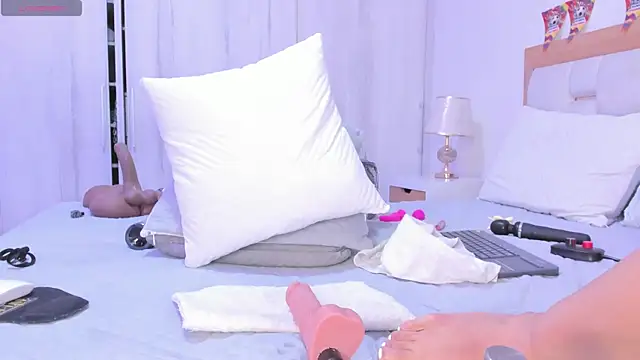 megan_rous_ live