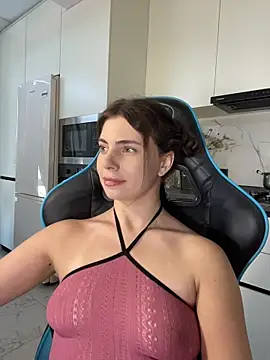 CurlyLara live