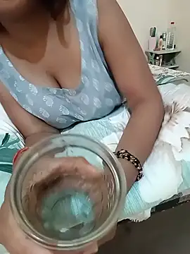 Little_toy_girl live