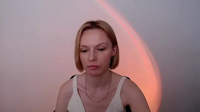 AdelleLovee_ live