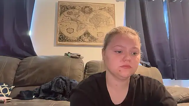 GirlNextDoorAmber live