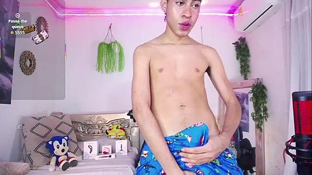 huge_armound live
