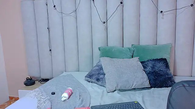 StarrMoon__ live