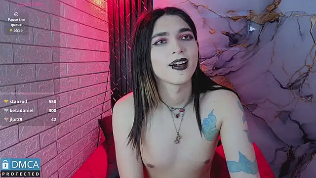 MaeveKuro live