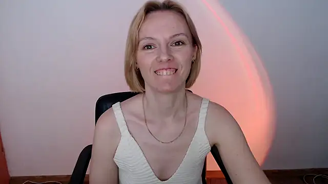 AdelleLovee_ live