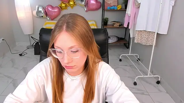 Elizabeth_Hunt live