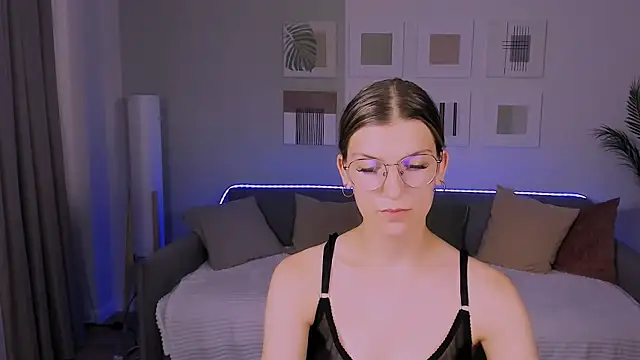 AnnaThorne live