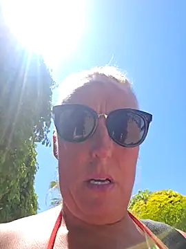 theblondecocklover live