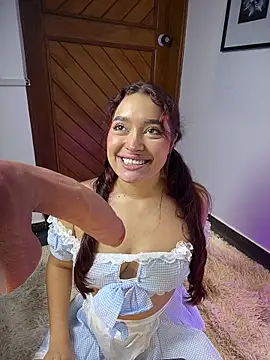 Emily_Harpeer live