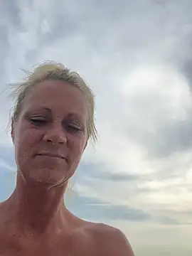 TiffaneyLove live
