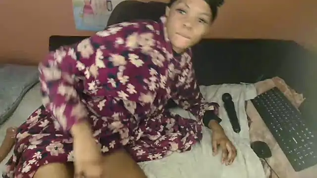Tiny_Latifah live