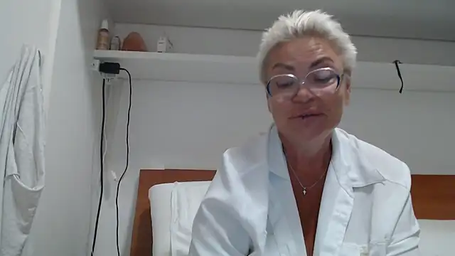 LindaL live