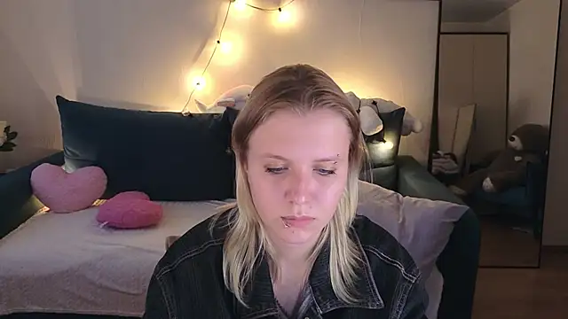 Viki_Charm live