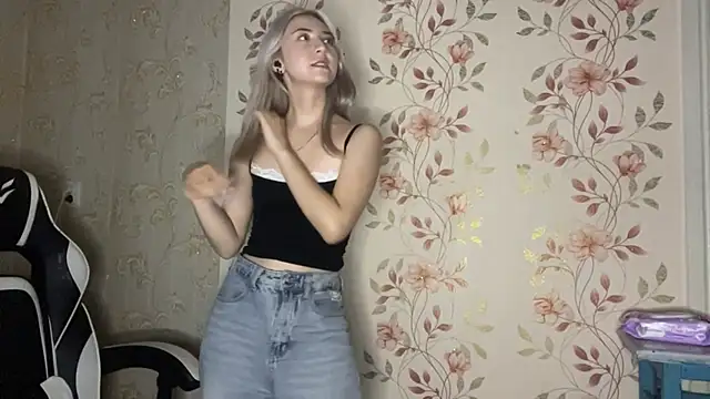 WhitePowerGirl live