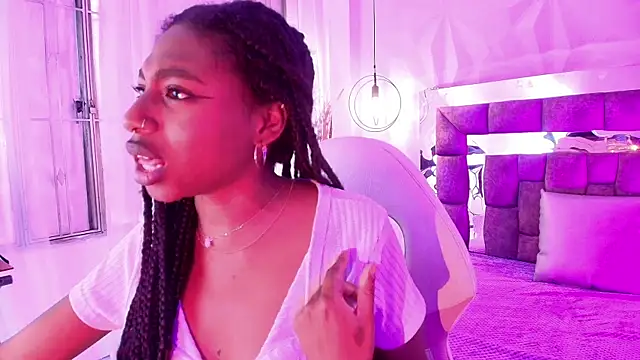 Queen_perla_ live