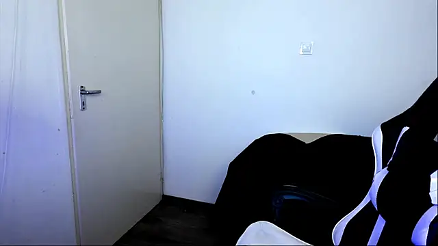 ShyHotNerd live