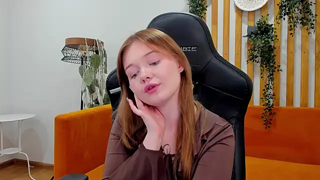 ElinaVale live