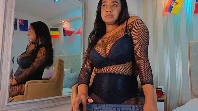 amara_queen_ live