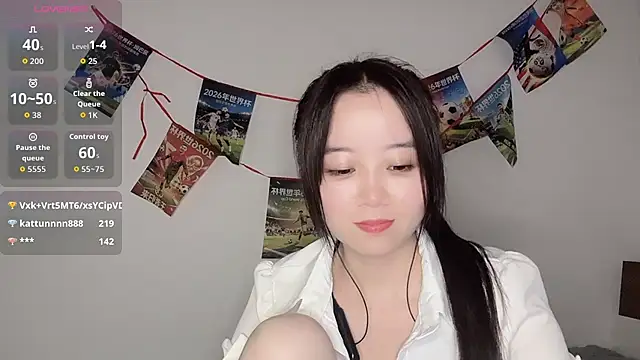 77-Vicky live