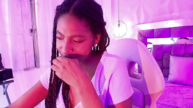 Queen_perla_ live