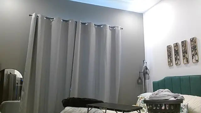 HazelSkyesChat live