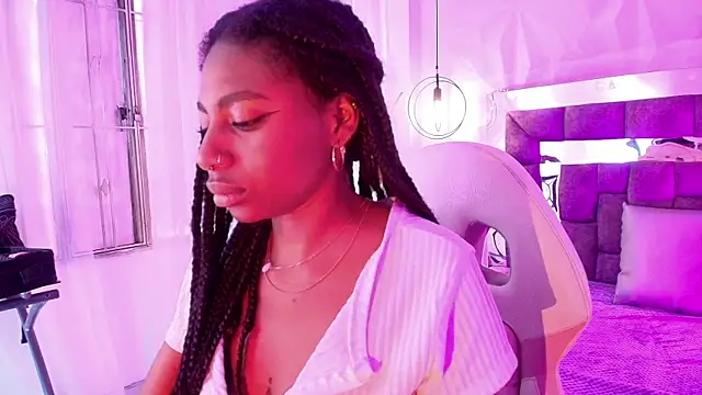 Queen_perla_ live