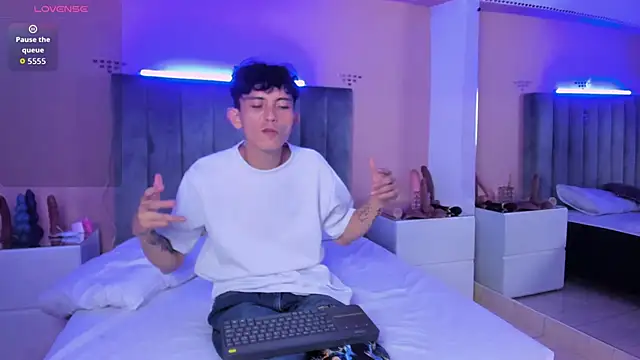 ARIANA_CRI-X live