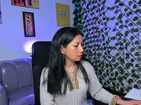 Megaan_Collins live