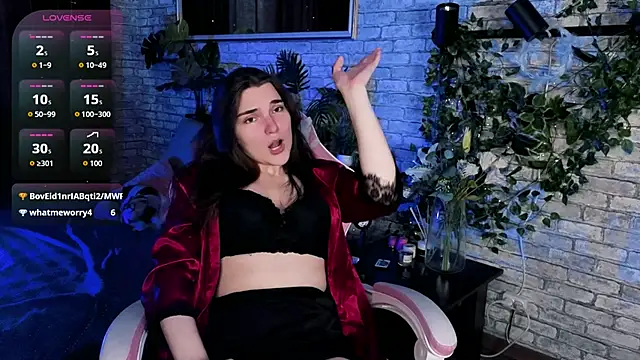 Rune_Veila live