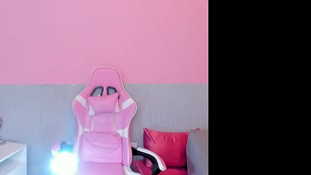 Laraebony_ live