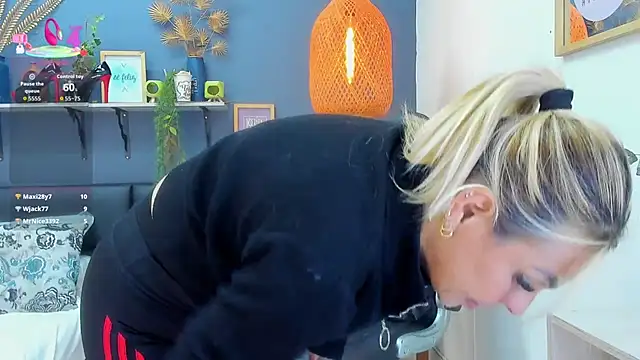 yessila_parker live