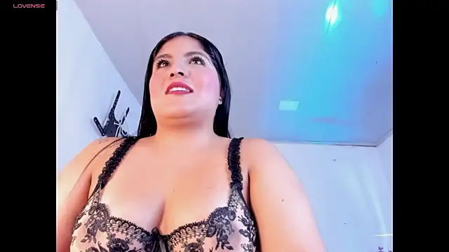 Nikkibounce live