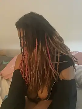 BustyyTT live