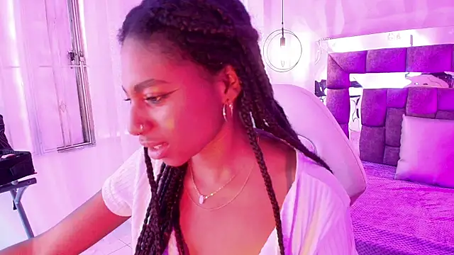 Queen_perla_ live